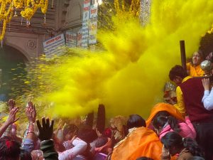 krishna on basant panchami  5 reasons that will make you celebrate Holi in Mathura: &#8211; image1 radhey radhey com 300x225